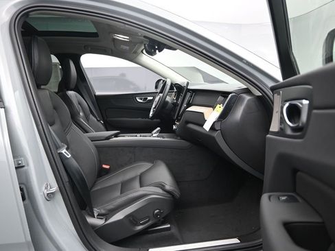 New 2026 Volvo XC60 B5 Ultra w/ Climate Package AWD/4WD image 23