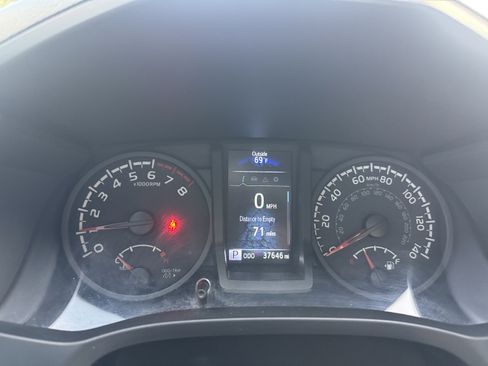 Used 2023 Toyota Tacoma SR AWD/4WD image 32
