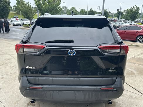 Certified 2023 Toyota RAV4 LE AWD/4WD image 8