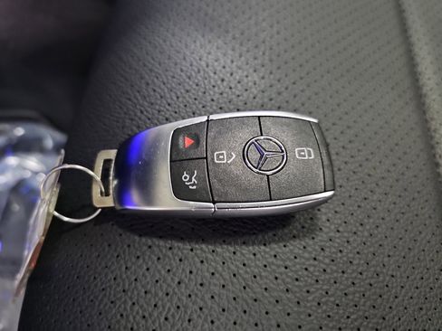 Used 2024 Mercedes-Benz GLE 450 4MATIC image 37