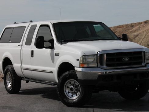Used 2000 Ford F250 XLT image 3