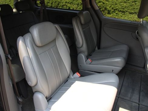 Used 2007 Dodge Grand Caravan SXT FWD image 6