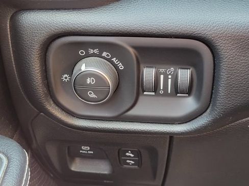 Used 2020 RAM 1500 Laramie AWD/4WD image 12