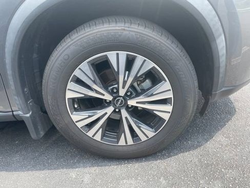 Used 2022 Nissan Rogue SV FWD image 11