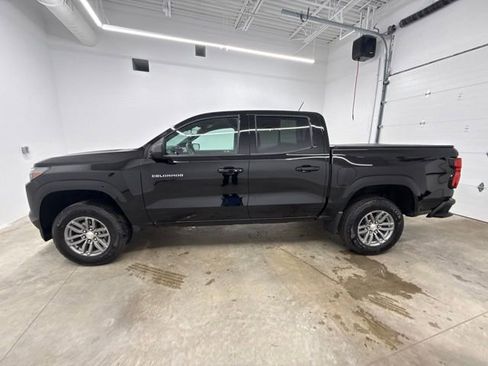 Used 2024 Chevrolet Colorado LT w/ LT Convenience Package RWD image 9