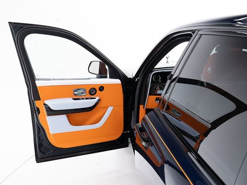 New 2026 Rolls-Royce Cullinan Black Badge image 11