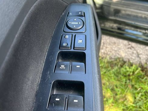 Used 2017 Hyundai Elantra Value Edition FWD image 17