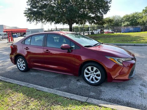 Used 2023 Toyota Corolla LE image 7