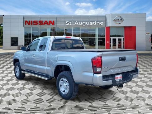 Used 2022 Toyota Tacoma SR w/ SR Convenience Package AWD/4WD image 4