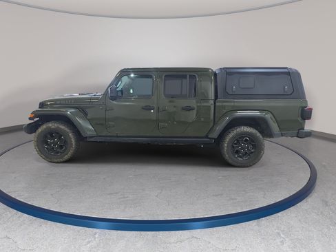 Used 2023 Jeep Gladiator Sport AWD/4WD image 9