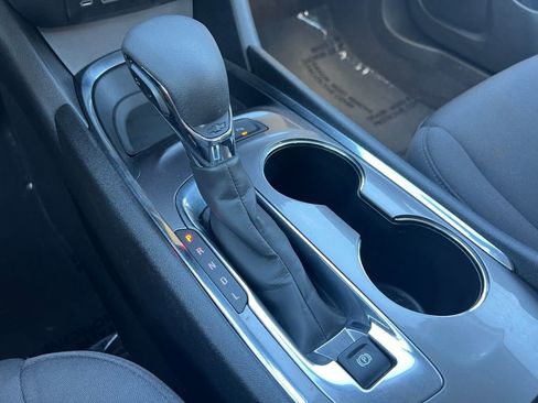 Used 2022 Chevrolet Malibu LT image 25
