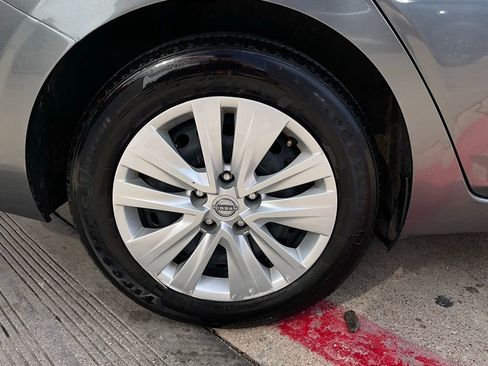 Used 2025 Nissan Sentra S image 8