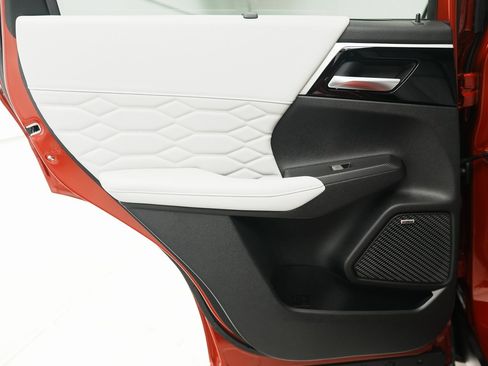 New 2025 Mitsubishi Outlander SEL image 15