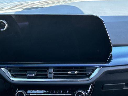 Used 2025 Chevrolet Equinox EV LT w/ Convenience Package image 19