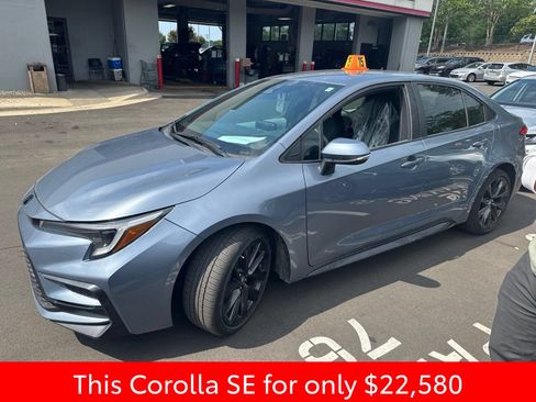 Used 2023 Toyota Corolla SE FWD image 5