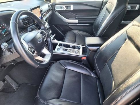 Certified 2024 Toyota Sienna LE image 25