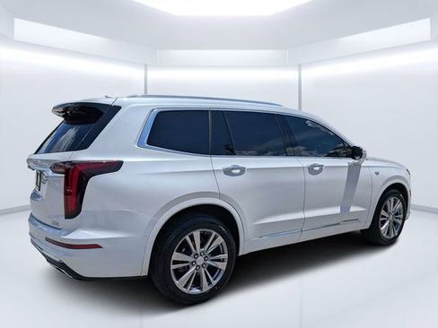 Used 2024 Cadillac XT6 Premium Luxury w/ Technology Package AWD/4WD image 3