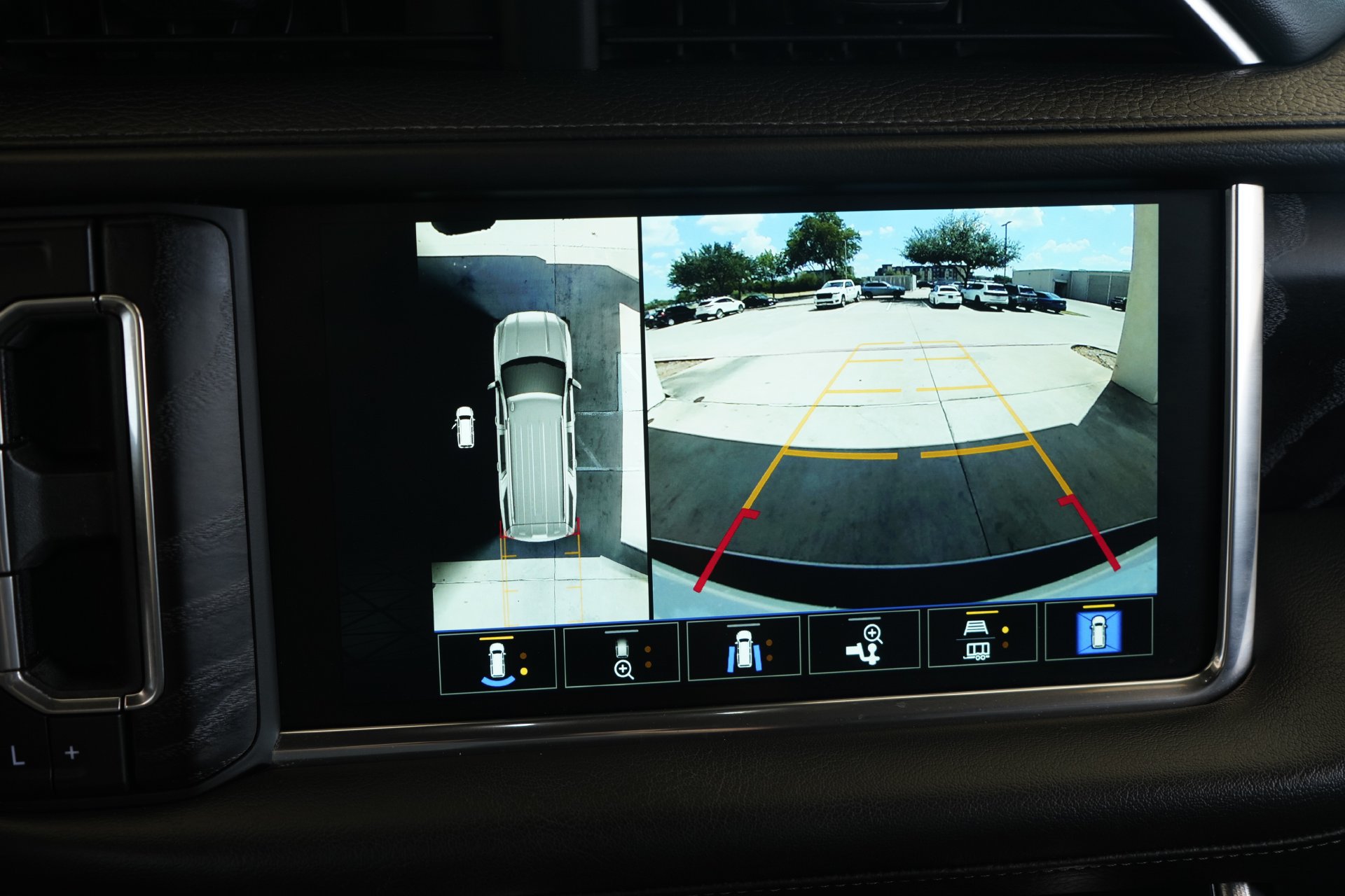 Used 2023 GMC Yukon Denali w/ Max Trailering Package AWD/4WD image 15