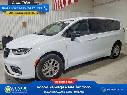 Used 2026 Chrysler Pacifica Select