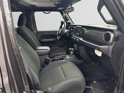 Used 2018 Jeep Wrangler Unlimited Sport S image 17