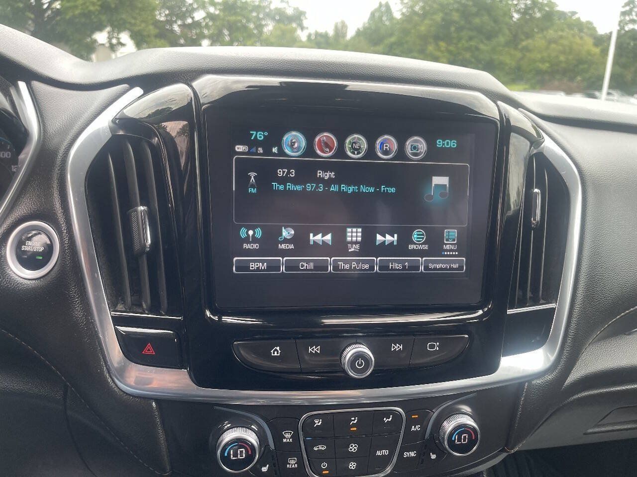 Used 2019 Chevrolet Traverse LT w/ LT Premium Package AWD/4WD image 15