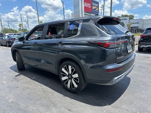 Used 2025 Mitsubishi Outlander SE FWD image 6