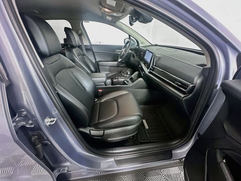 Used 2024 Kia Sportage EX FWD image 32