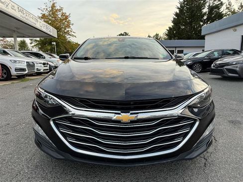Used 2020 Chevrolet Malibu LT image 2