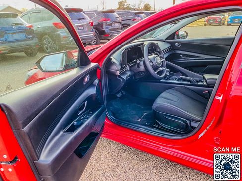 Used 2023 Hyundai Elantra SEL FWD image 12