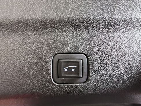 Used 2025 GMC Yukon Denali AWD/4WD image 42