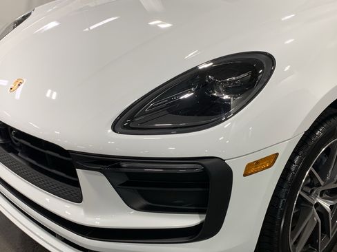 New 2026 Porsche Macan image 31