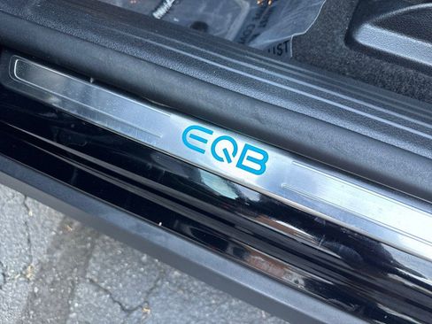 Used 2023 Mercedes-Benz EQB 300 4MATIC image 36