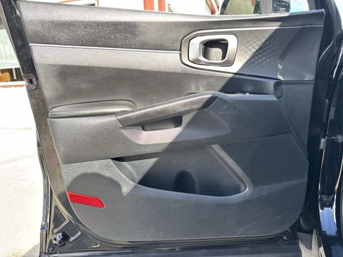 Used 2022 Kia Sorento S image 18