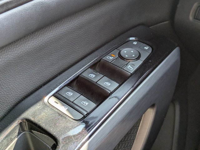 Used 2023 Nissan Pathfinder SL FWD image 26