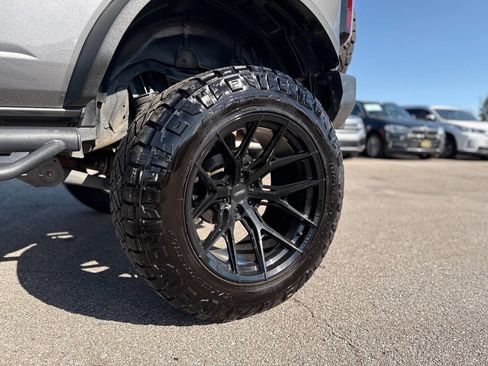 Used 2022 Ford Bronco Wildtrak image 17