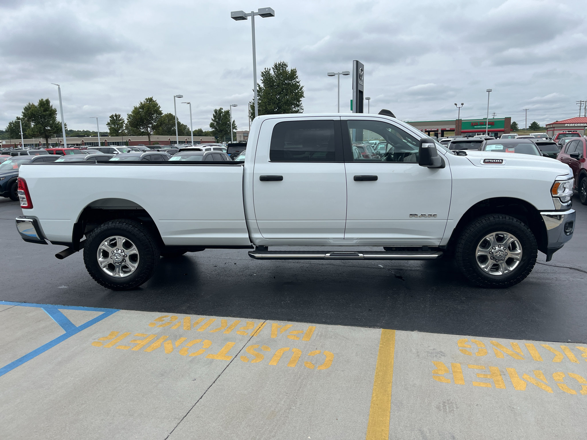 Used 2024 RAM 2500 Big Horn AWD/4WD image 8