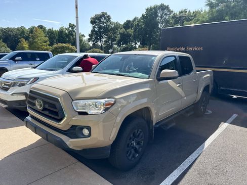 Used 2020 Toyota Tacoma SR5 RWD image 6