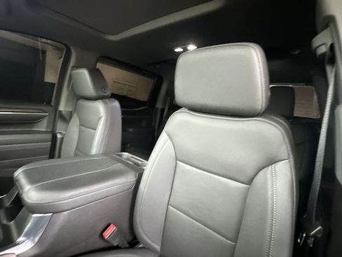 Used 2023 GMC Sierra 1500 SLT w/ SLT Premium Package AWD/4WD image 14