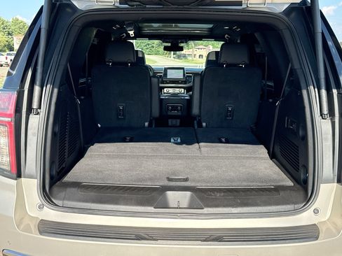 Used 2022 Chevrolet Tahoe LT w/ LT Signature Plus Package RWD image 25