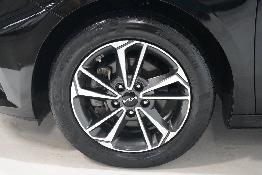 Used 2023 Kia Forte LXS FWD image 12