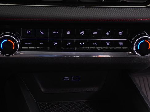 New 2026 Chevrolet Equinox RS w/ Convenience Package III FWD image 27