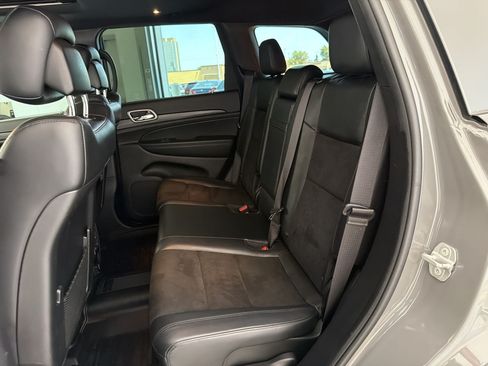 Used 2021 Jeep Grand Cherokee Laredo X AWD/4WD image 24