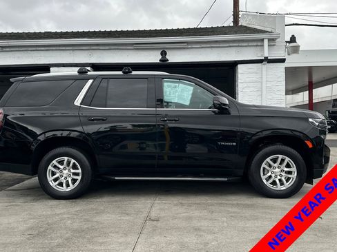 Used 2022 Chevrolet Tahoe LT w/ Luxury Package image 3