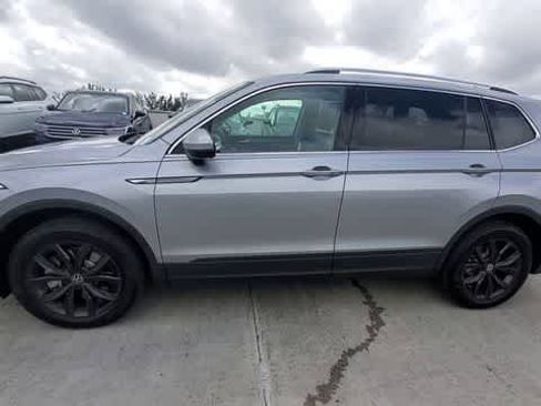 Used 2024 Volkswagen Tiguan SE FWD image 5