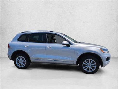 Used 2014 Volkswagen Touareg Sport AWD/4WD image 4