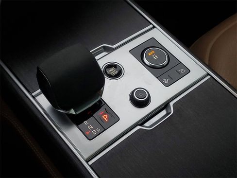 Used 2023 Land Rover Range Rover SE image 25