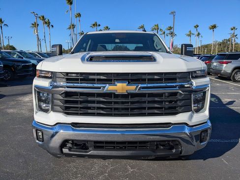 Used 2025 Chevrolet Silverado 2500 LT w/ Convenience Package image 9