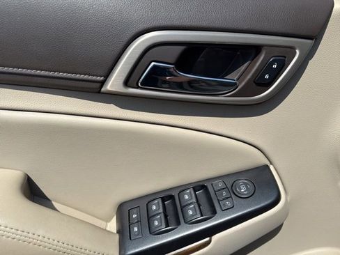 Used 2019 GMC Yukon XL Denali w/ Denali Ultimate Package image 18