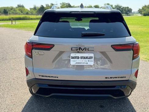 Used 2026 GMC Terrain Elevation w/ Black Edition FWD image 5