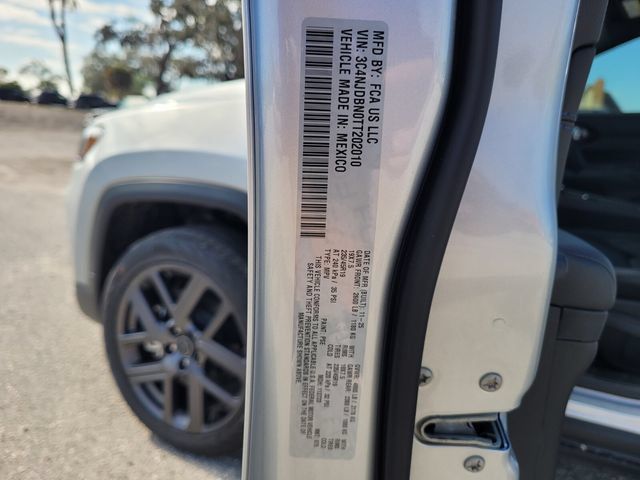 Used 2026 Jeep Compass Latitude AWD/4WD image 18